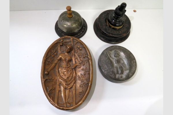 auction image