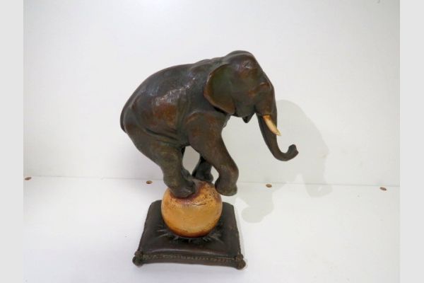 auction image